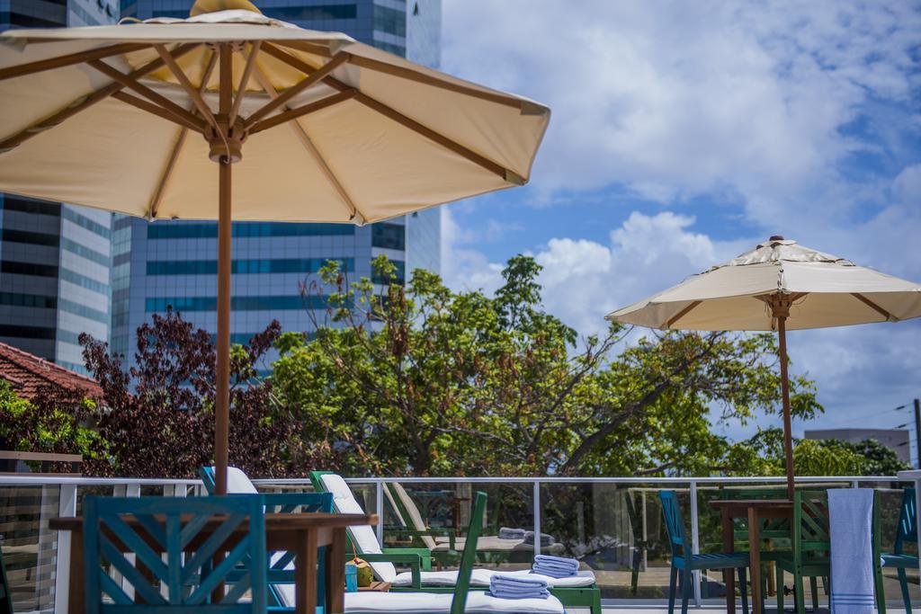 Hotel Luzeiros Recife Dış mekan fotoğraf Rooftop pool at the hotel