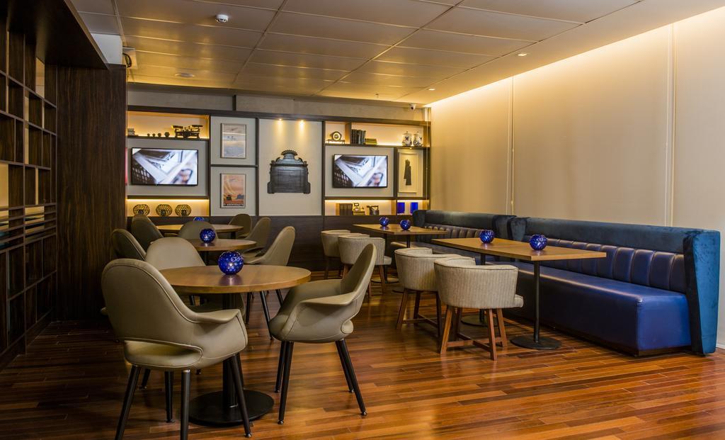 Hotel Luzeiros Recife Dış mekan fotoğraf The lounge at Tan Son Nhat International Airport