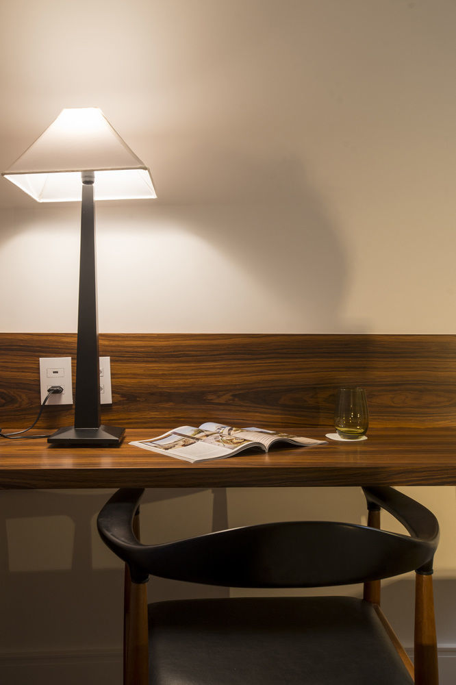 Hotel Luzeiros Recife Dış mekan fotoğraf A lamp on a desk